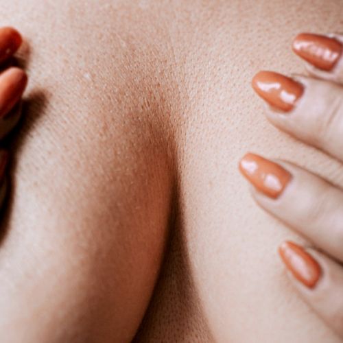 Auto-palpazione del seno: perché farla e come farla?