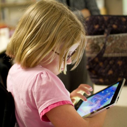 Bambini: 5 regole per un buon uso del tablet