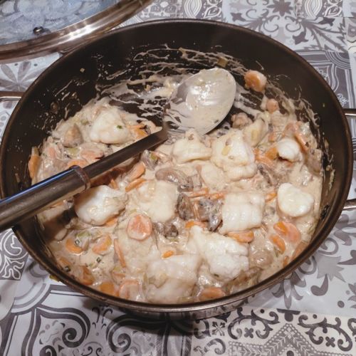 Blanquette di rana pescatrice al latte di cocco: una ricetta festiva