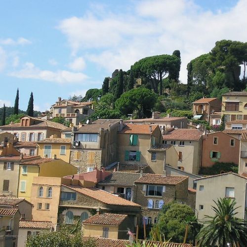 Bormes-les-Mimosas: 5 buoni motivi per visitare questo villaggio del Var.