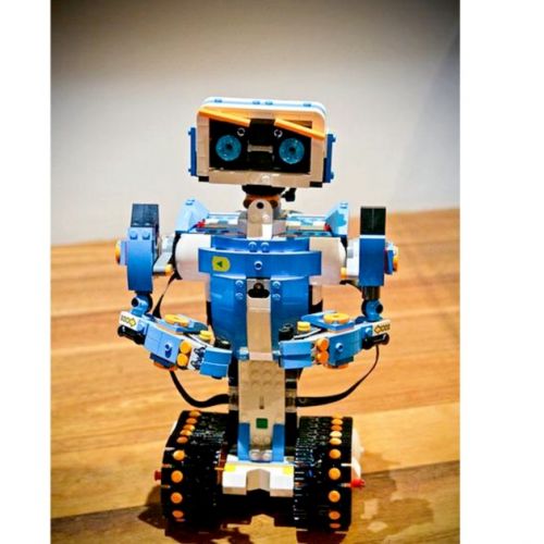 Giochi: Lego introduce i bambini alla robotica