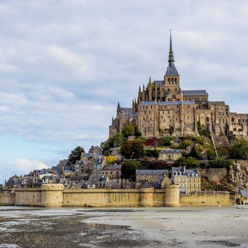Il Mont Saint Michel: un gioiello tra cielo e mare