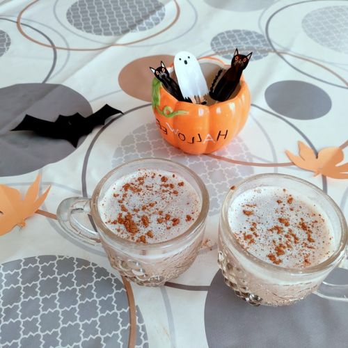 Il pumpkin spice latte: una bevanda confortante alla zucca.