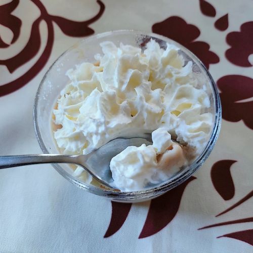 Il vacherin glacé castagna e pera: una coppetta festiva.