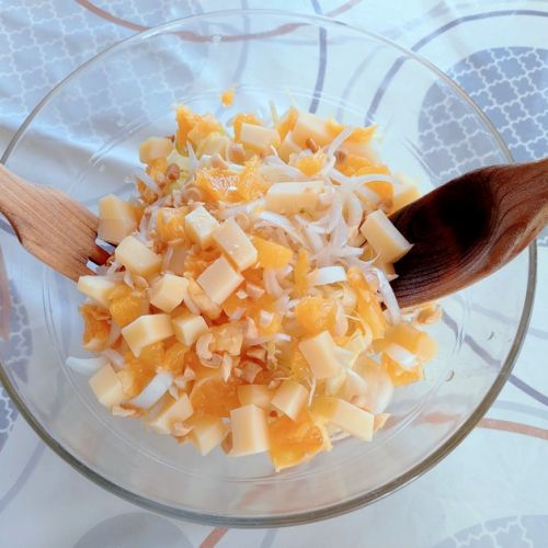 L'insalata di indivia con arance e noci: una ricetta facile