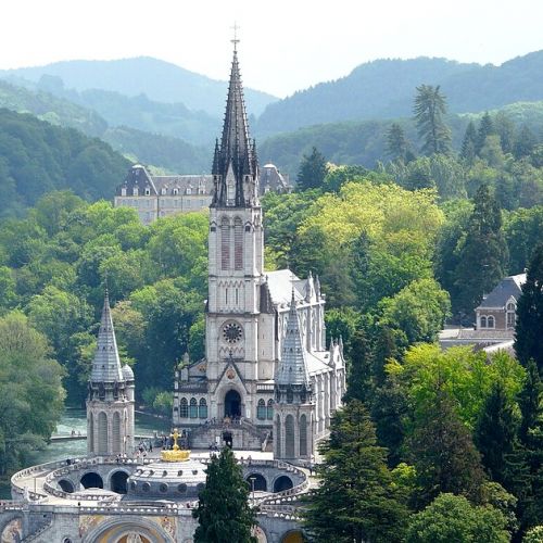Lourdes in Francia: 5 cose da sapere su questo luogo di pellegrinaggio