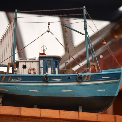 Perché la pittura è importante nella realizzazione di un modellino di nave realistico?
