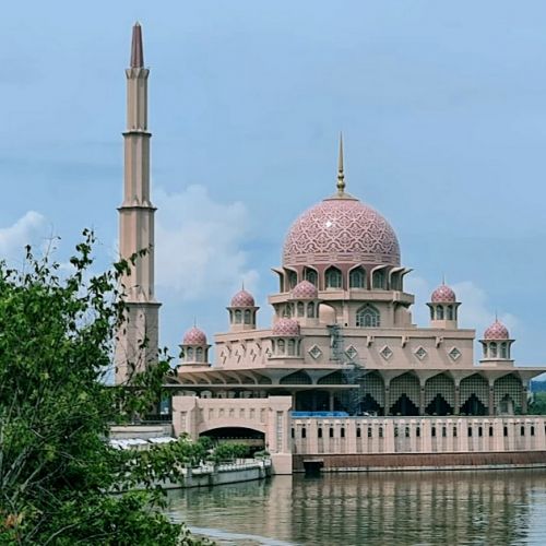 Putrajaya, Malesia: visita alla Moschea Rosa e altro ancora