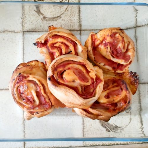 Rotoli di pizza: una ricetta facile per l'aperitivo