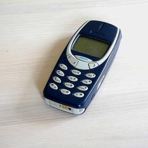 Telefono semplice: la moda dei telefoni di base in 5 domande