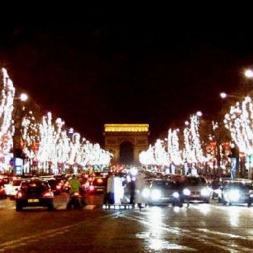 Un mercato di Natale sugli Champs-Elysées: un evento eccezionale.