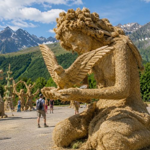 Valloire: il Concorso internazionale di sculture su paglia e fieno torna dal 30 giugno al 5 luglio 2026.