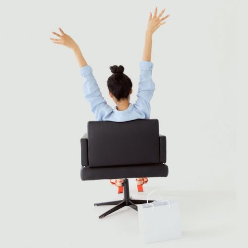 Yoga sulla sedia: 5 buoni motivi per iniziare